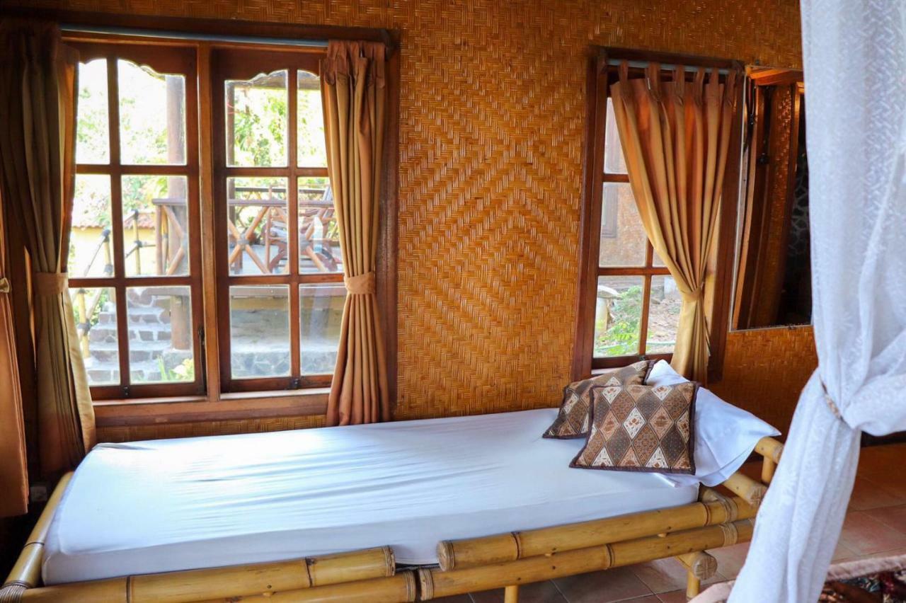 Eka Purnama Cottages Амед Экстерьер фото